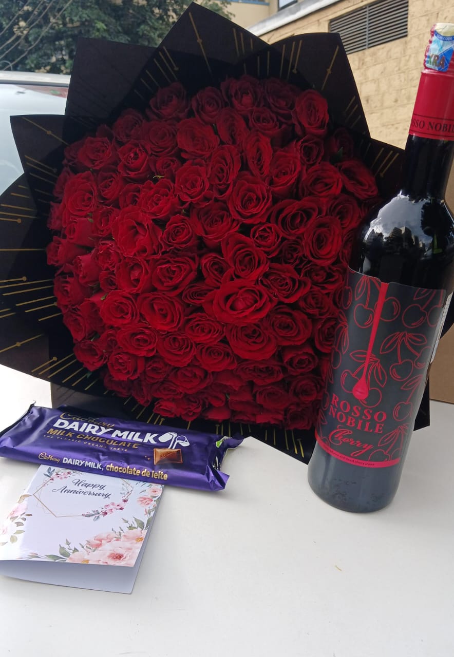 100 RED ROSES, ROSSO NOBILE WINE & CHOCOLATE