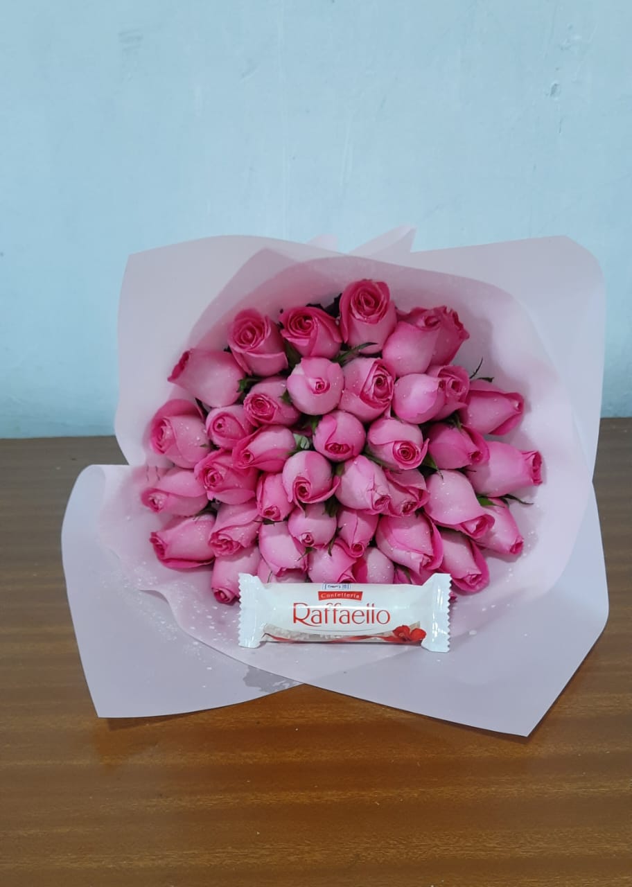 PINK ROSES & RAFFAELO CHOCOLATES