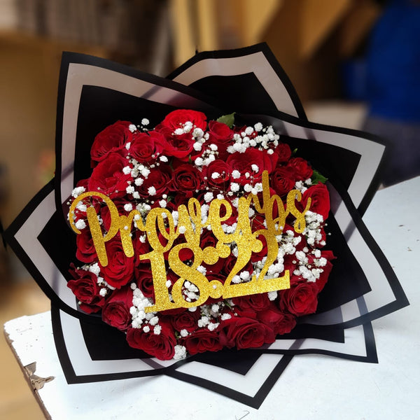 RED ROSES & A CUSTOMIZED TOPPER