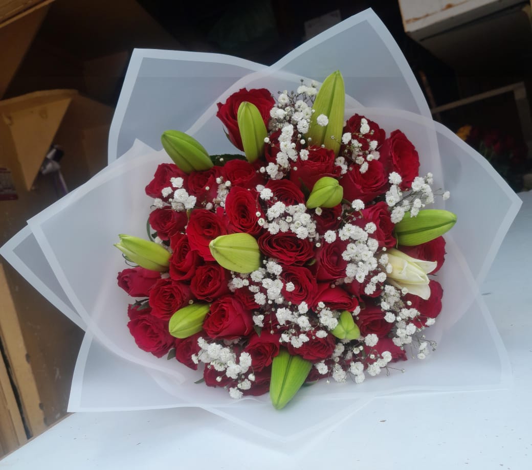 RED ROSES WITH LILIES