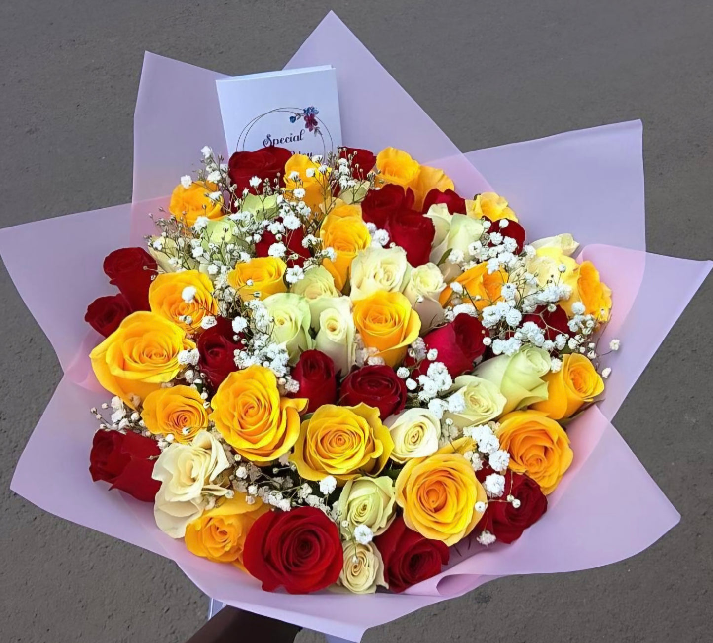 41 MIXED ROSES