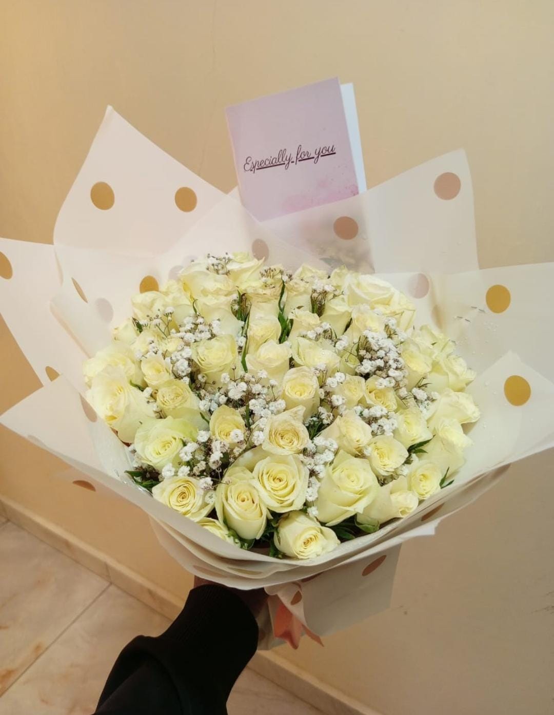 PURE WHITE ROSES
