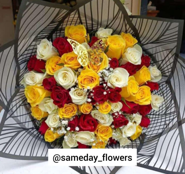 60 MIXED ROSES WITH A BUTTERFLY