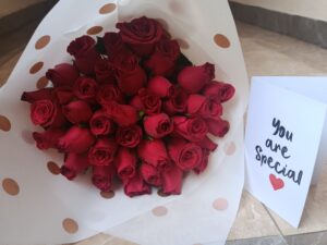 40 RED ROSES FOR HER
