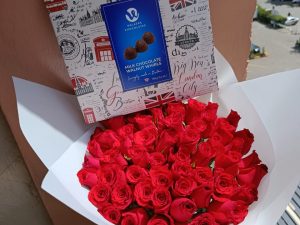 60 RED ROSES & WALKERS CHOCOLATE