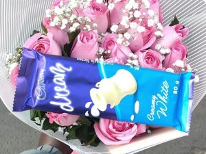 BABY PINK ROSES WITH CHOCOLATE