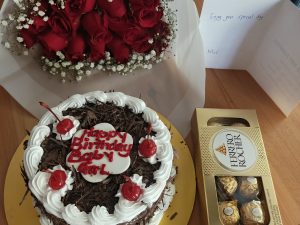 20 RED ROSES, CAKE & FERRERO ROCHER CHOCOLATES