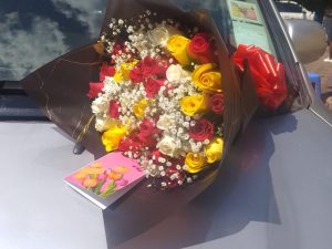 MIXED ROSES WITH GYPSO