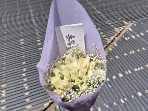 SPECIAL WHITE WITH BABY BREATH